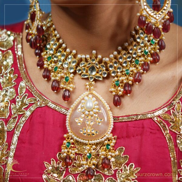 Naaz Necklace Set