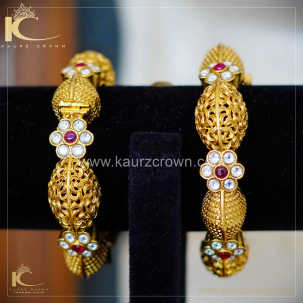 Zehan Pair of Bangles