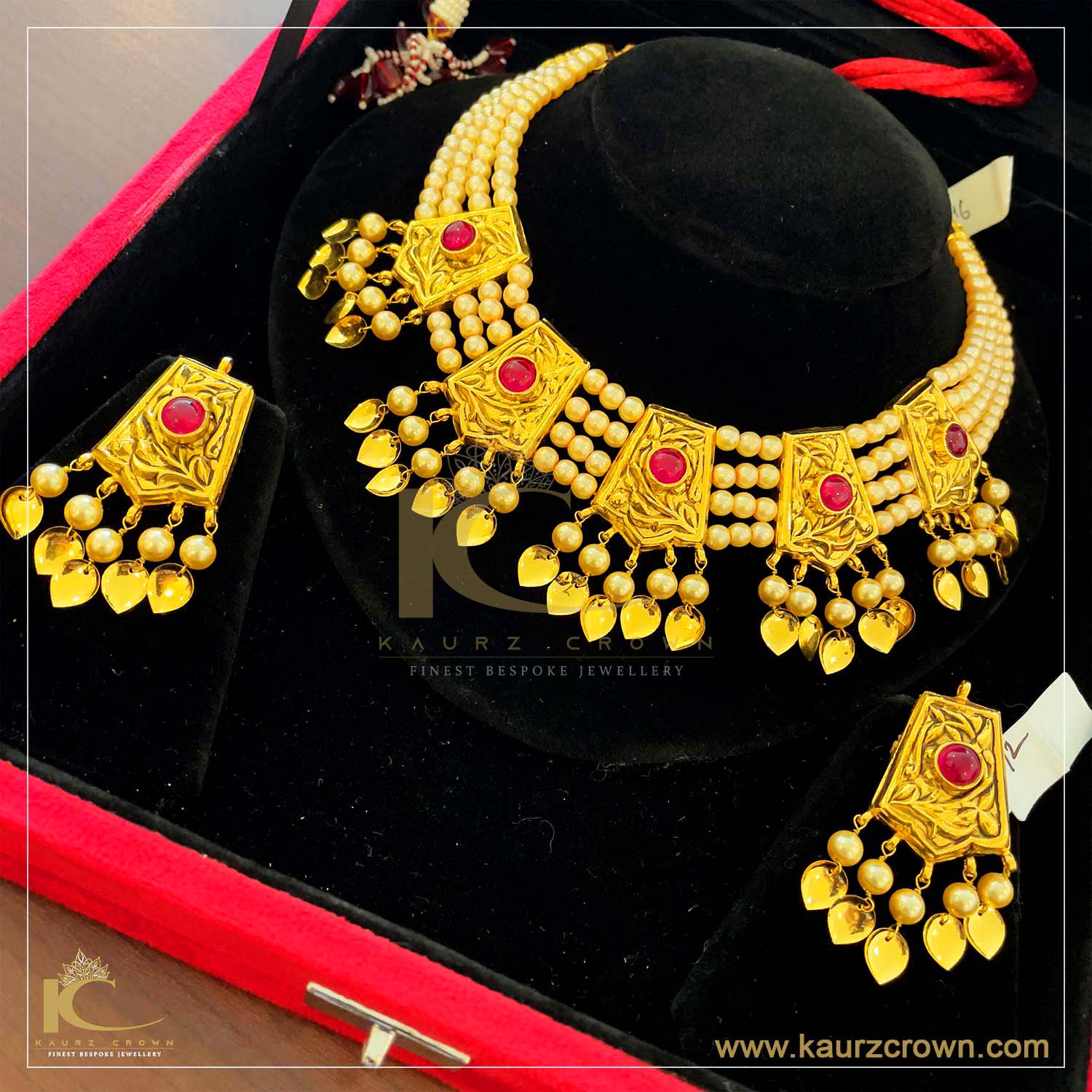 Rubina Traditional Antique Gold Polished Choker Set