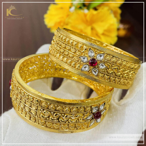 Afza Traditional Antique Gold Plated Bangles , Kaurz crown , punjabi jewellery , online jewellery sote , afza , gold plated bangles