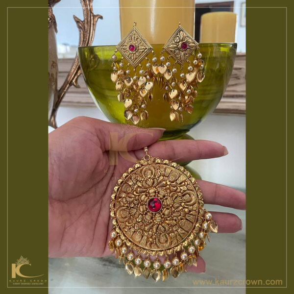 Wajiha Traditional Antique Gold Plated Earrings Tikka Set , kaurz crown , online jewellery store , wajiha earrings , gold plated jewellery